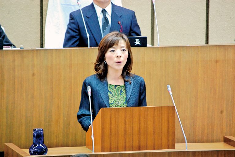 政治の世界へ